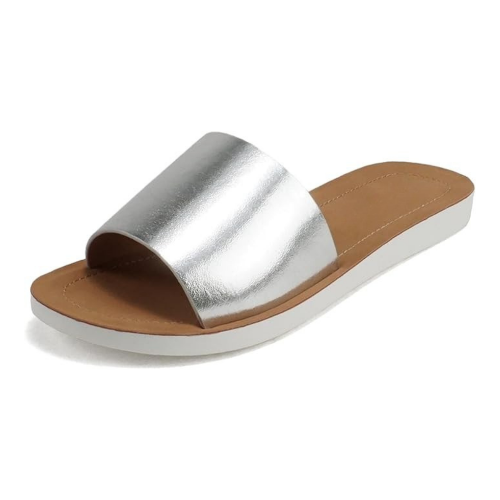 Sandalias planas plateadas para mujer con banda ancha metalizada y suela flexible