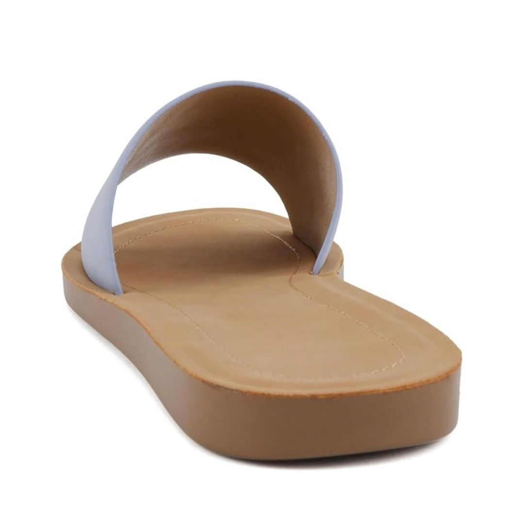 Sandalias tipo pala azul claro para mujer con diseño minimalista y suela ligera marrón