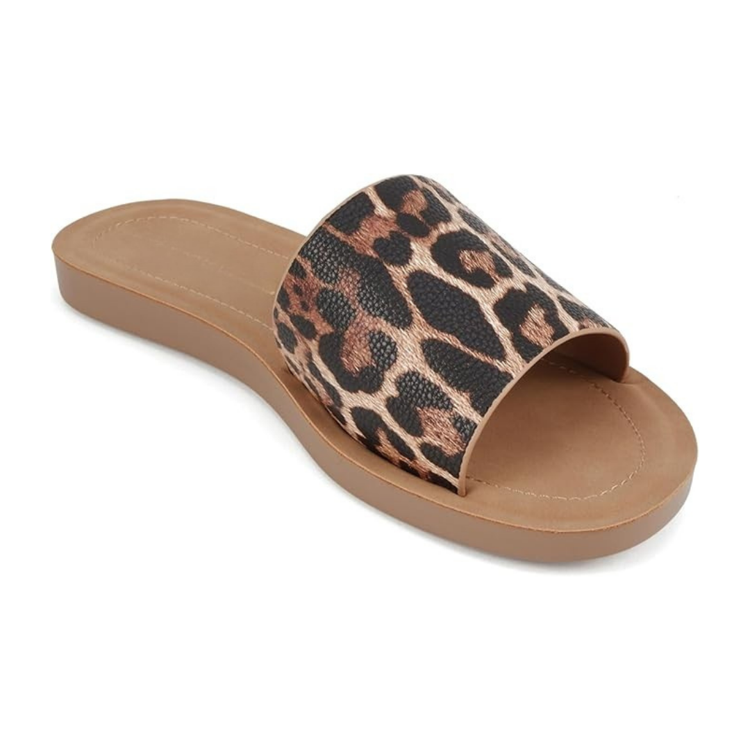 Sandalias planas para mujer con estampado animal print y suela ligera en tono natural