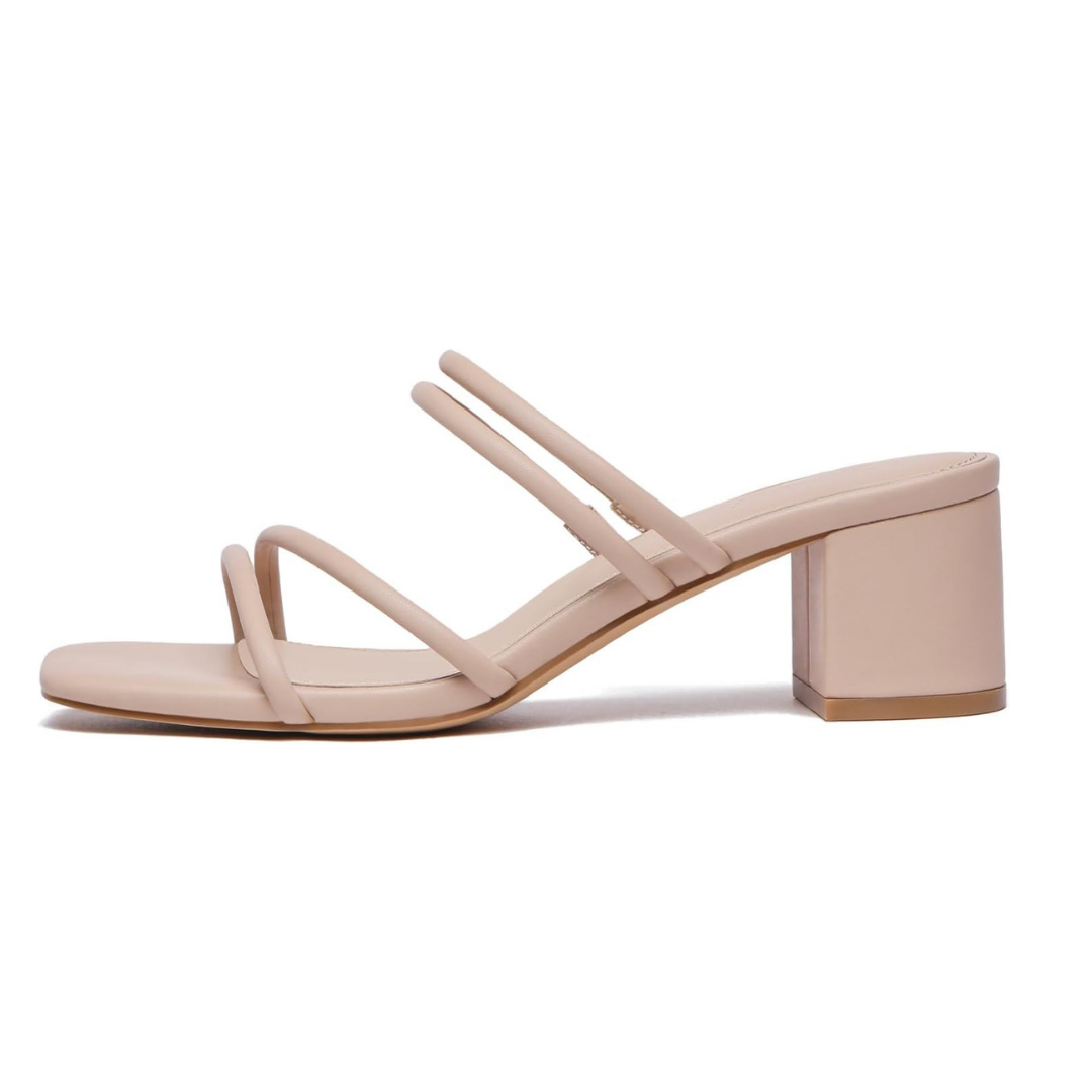 Sandalias beige de tacón ancho para mujer con tiras múltiples y diseño minimalista