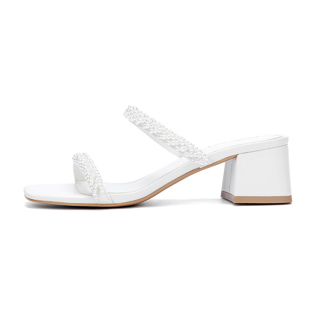 Sandalias blancas de tacón medio para mujer con doble tira texturizada y diseño abierto