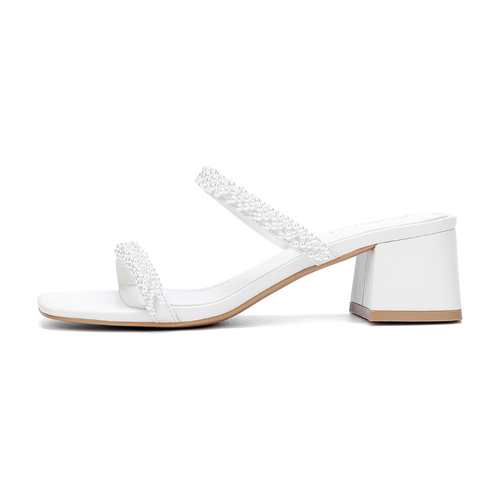 Sandalias blancas de tacón medio para mujer con doble tira texturizada y diseño abierto